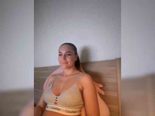 QWEENII webcam