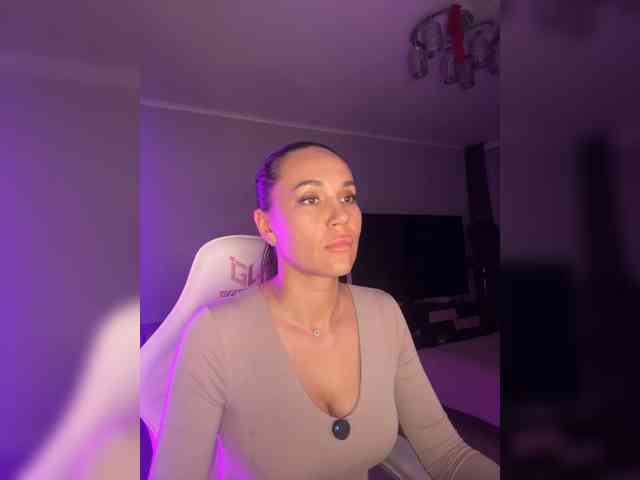 QWEENII webcam