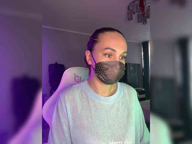 QWEENII webcam