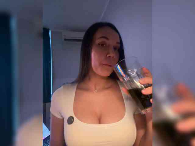QWEENII webcam