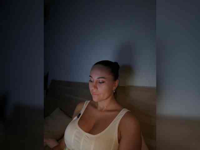 QWEENII webcam