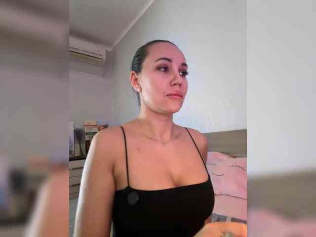 QWEENII webcam