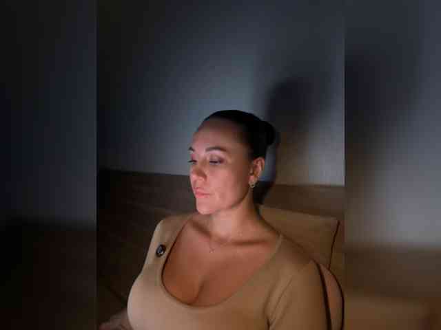 QWEENII webcam