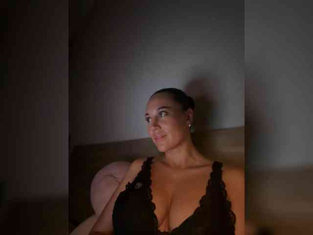 QWEENII webcam