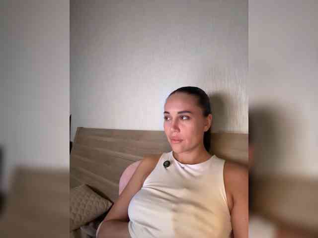QWEENII webcam