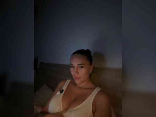 QWEENII webcam