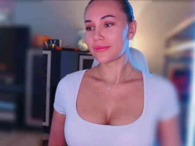 QWEENII webcam