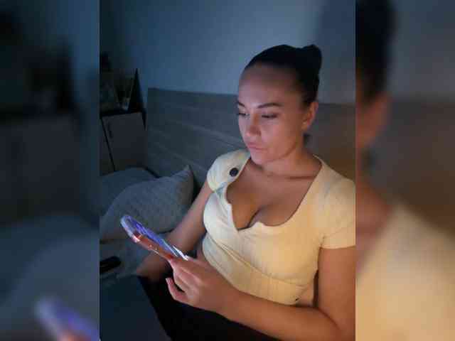 QWEENII webcam