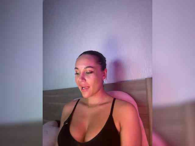 QWEENII webcam