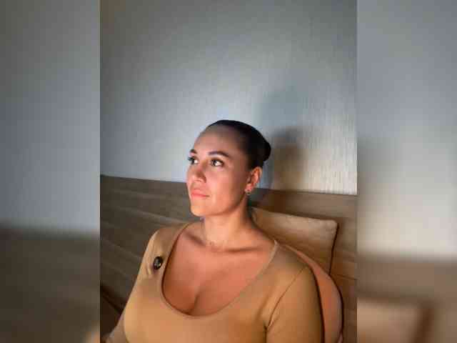QWEENII webcam