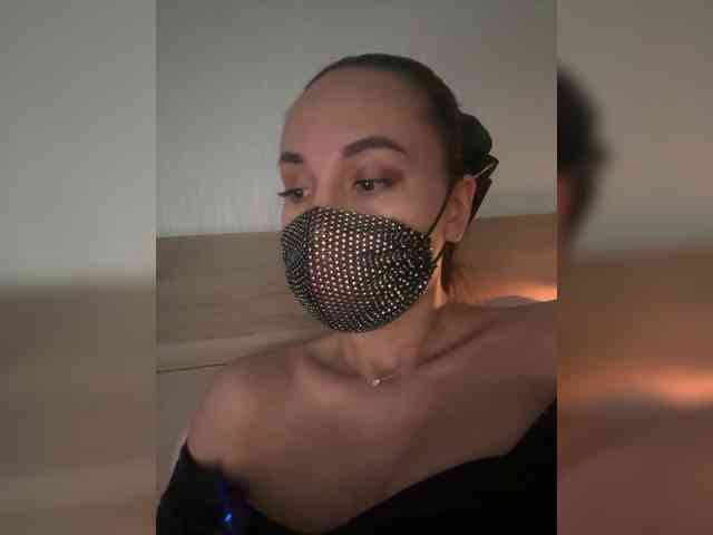QWEENII webcam