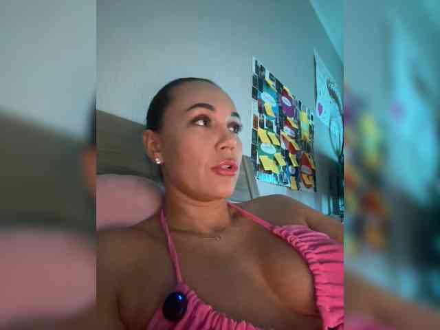 QWEENII webcam
