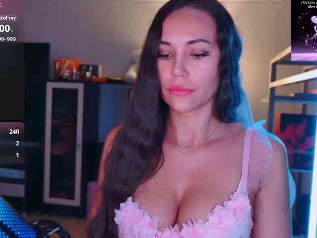 QWEENII webcam