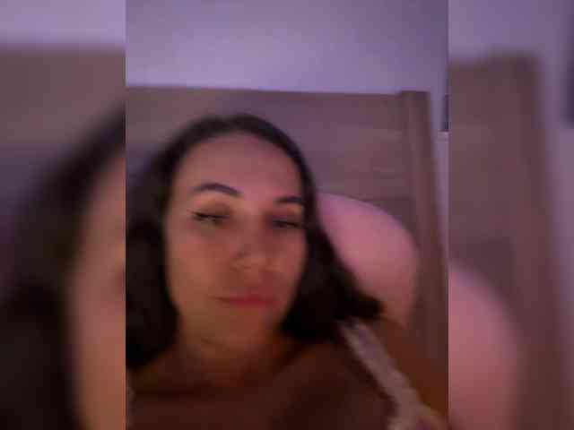 QWEENII webcam