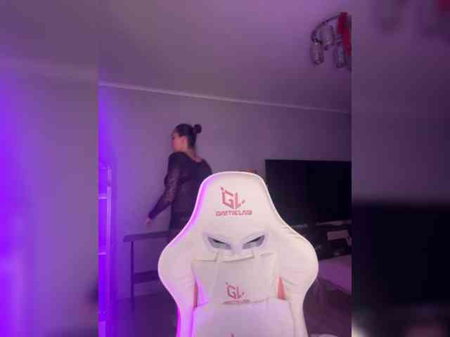QWEENII webcam
