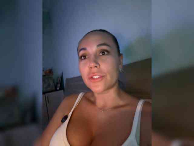 QWEENII webcam