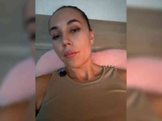 QWEENII webcam