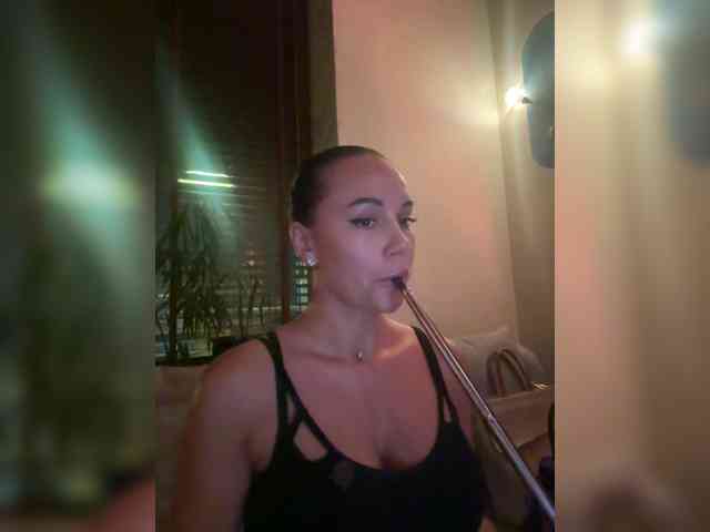 QWEENII webcam