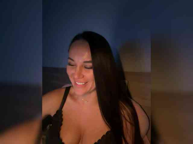 QWEENII webcam