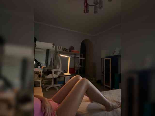 QWEENII webcam