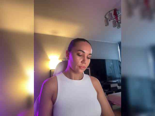 QWEENII webcam