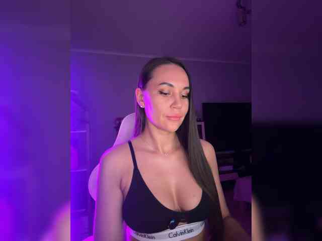 QWEENII webcam