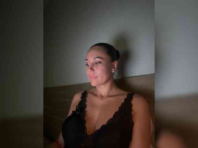 QWEENII webcam