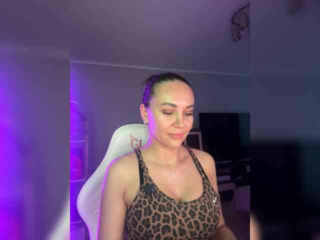 QWEENII webcam