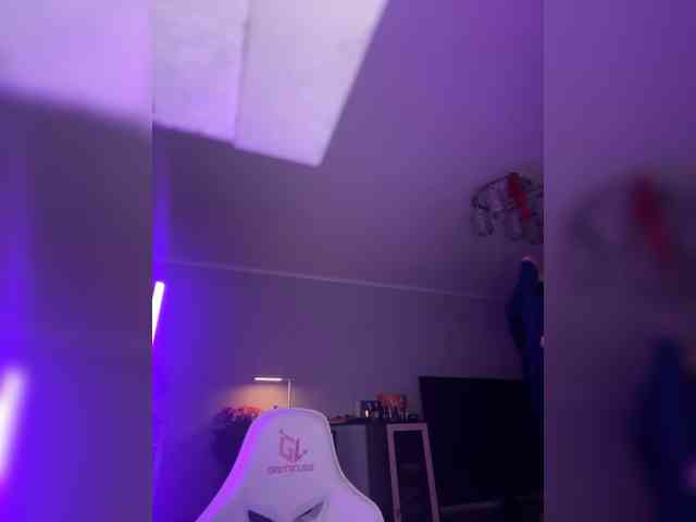 QWEENII webcam