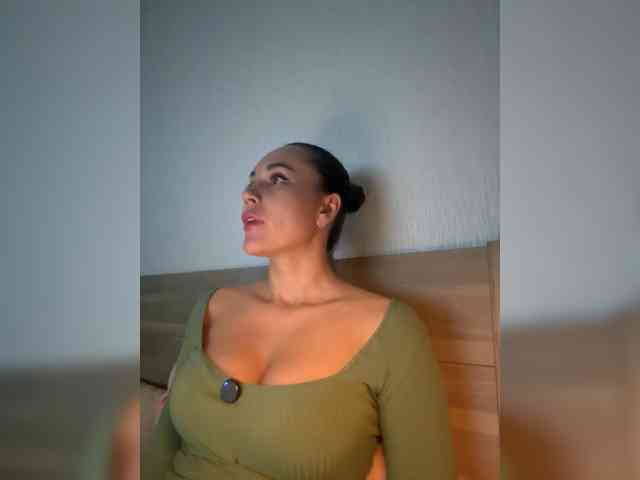 QWEENII webcam