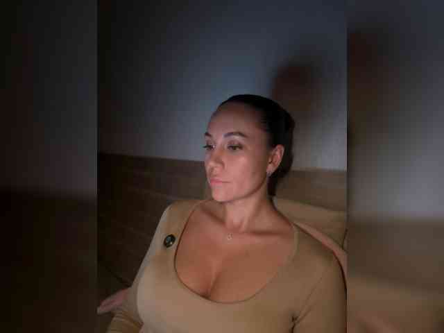 QWEENII webcam