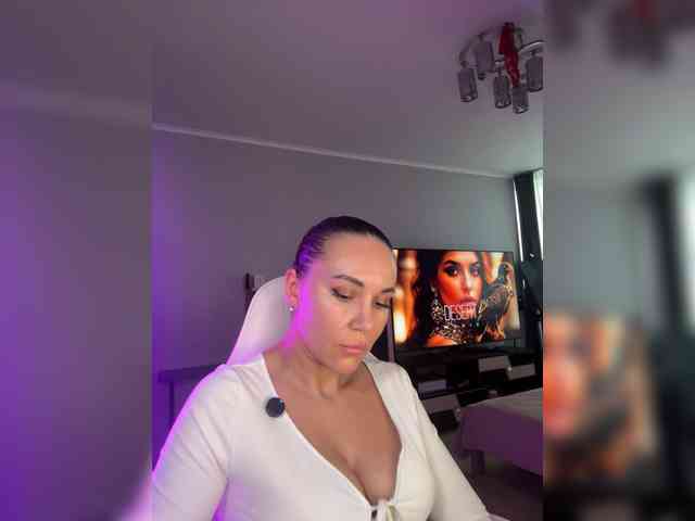 QWEENII webcam