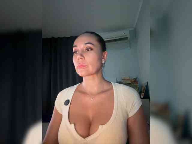 QWEENII webcam