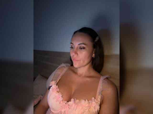 QWEENII webcam