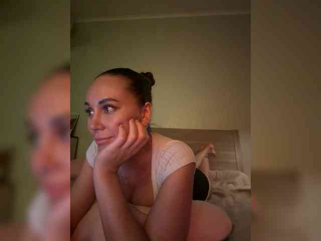 QWEENII webcam