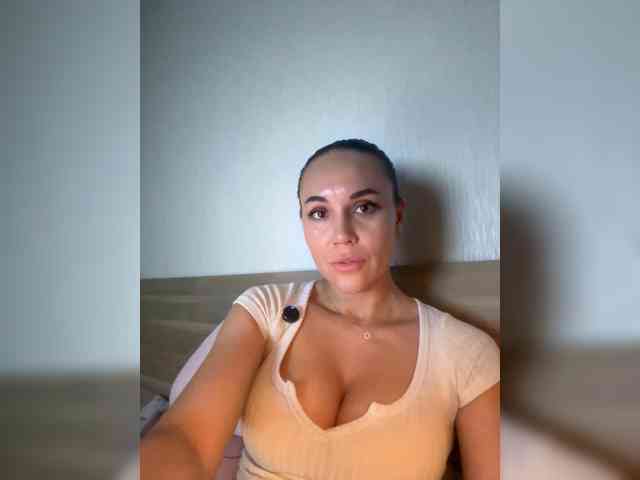 QWEENII webcam