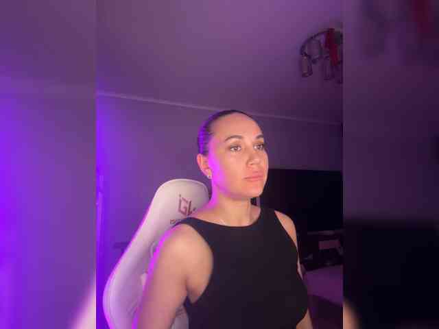 QWEENII webcam