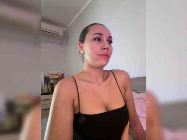 QWEENII webcam