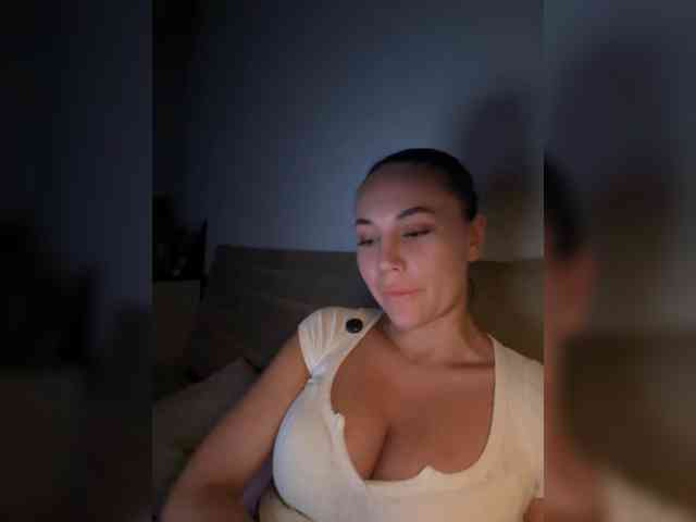 QWEENII webcam