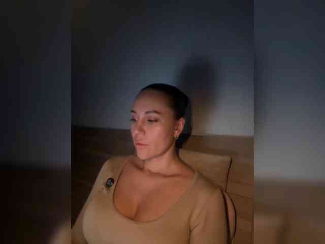 QWEENII webcam