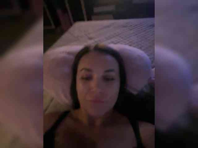 QWEENII webcam