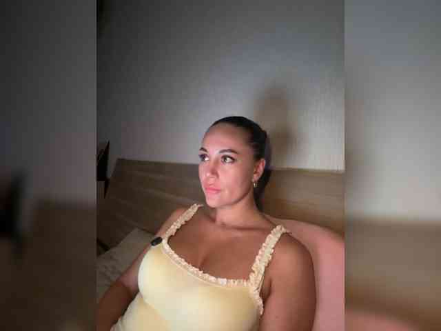 QWEENII webcam