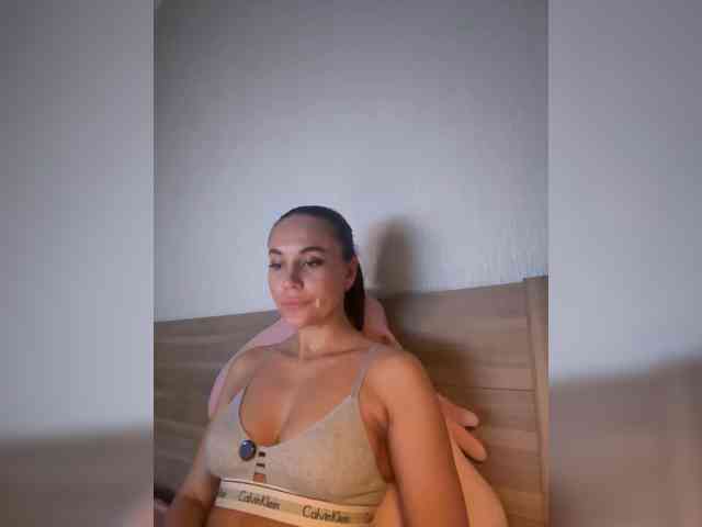 QWEENII webcam