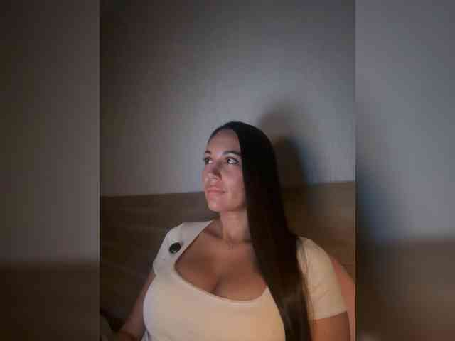 QWEENII webcam