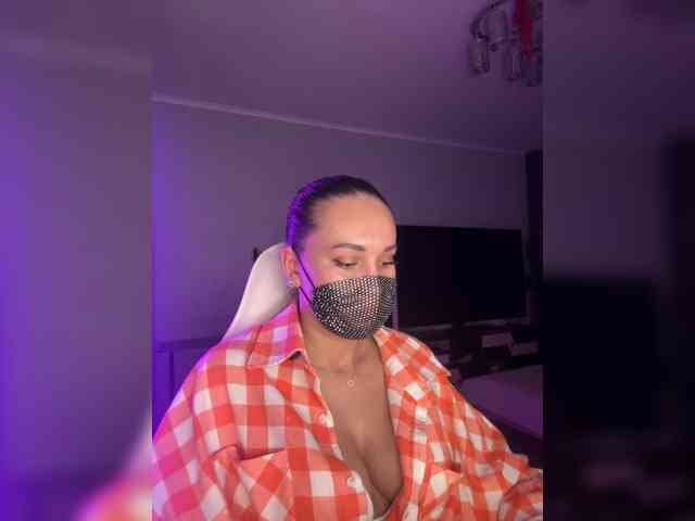 QWEENII webcam