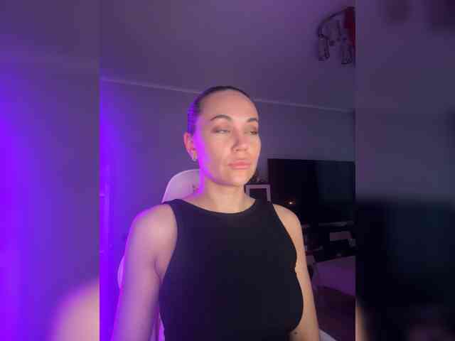 QWEENII webcam