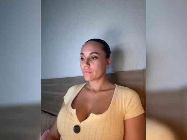 QWEENII webcam