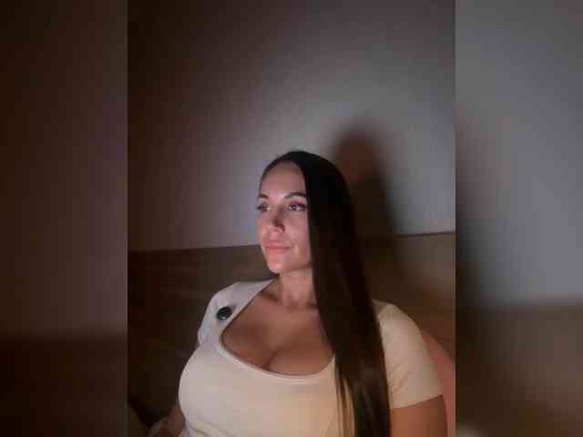 QWEENII webcam