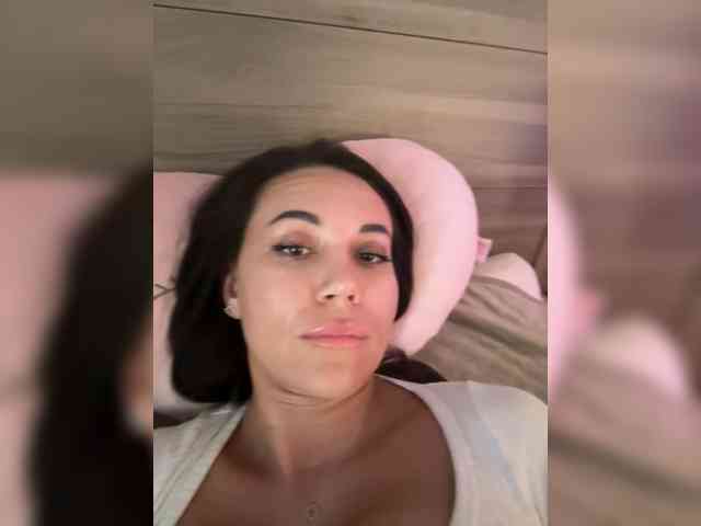 QWEENII webcam