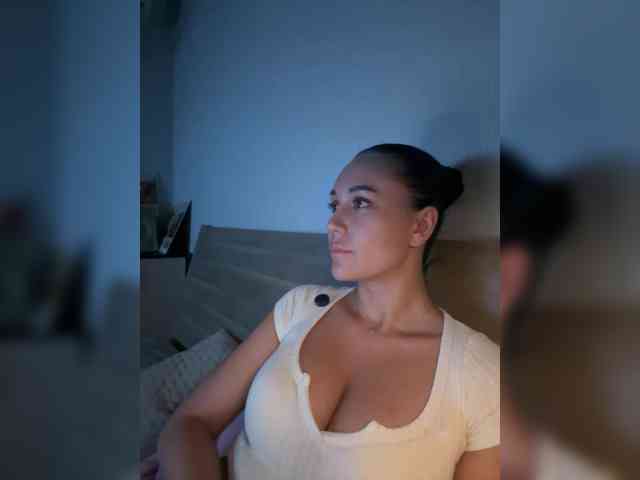 QWEENII webcam